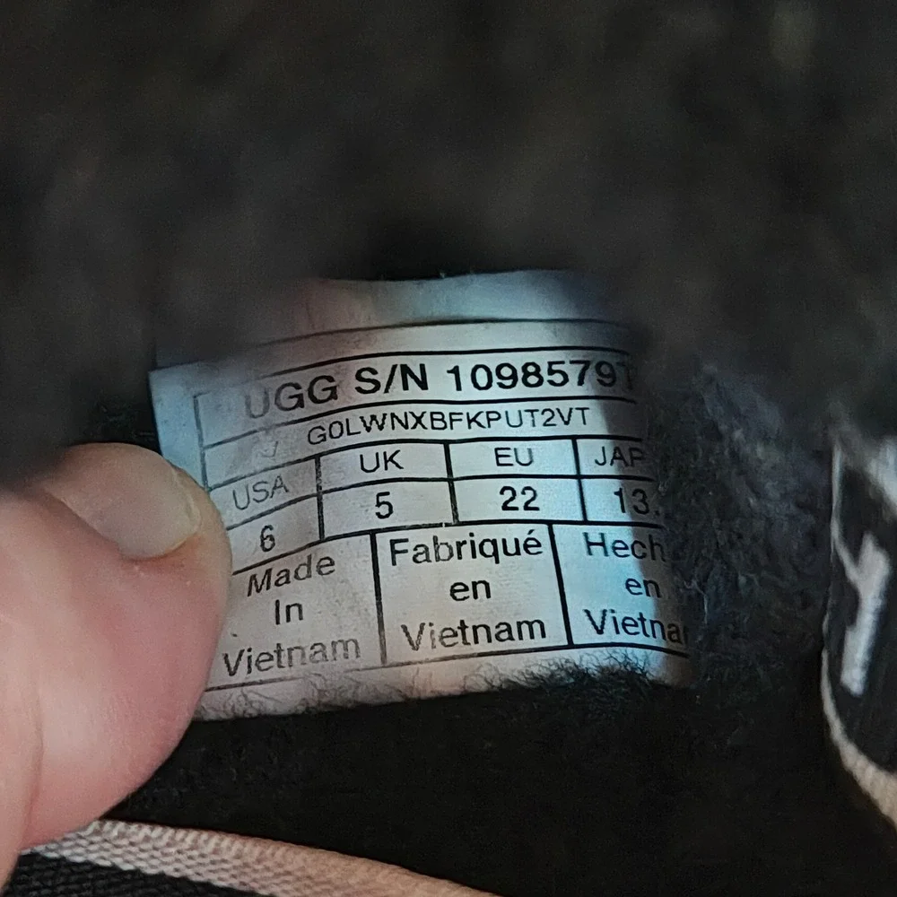 Ugg‎ Fluff Yeah Slide Black Sheepskin Fur Slipper Sandal 1098579T Toddler Shoe 6